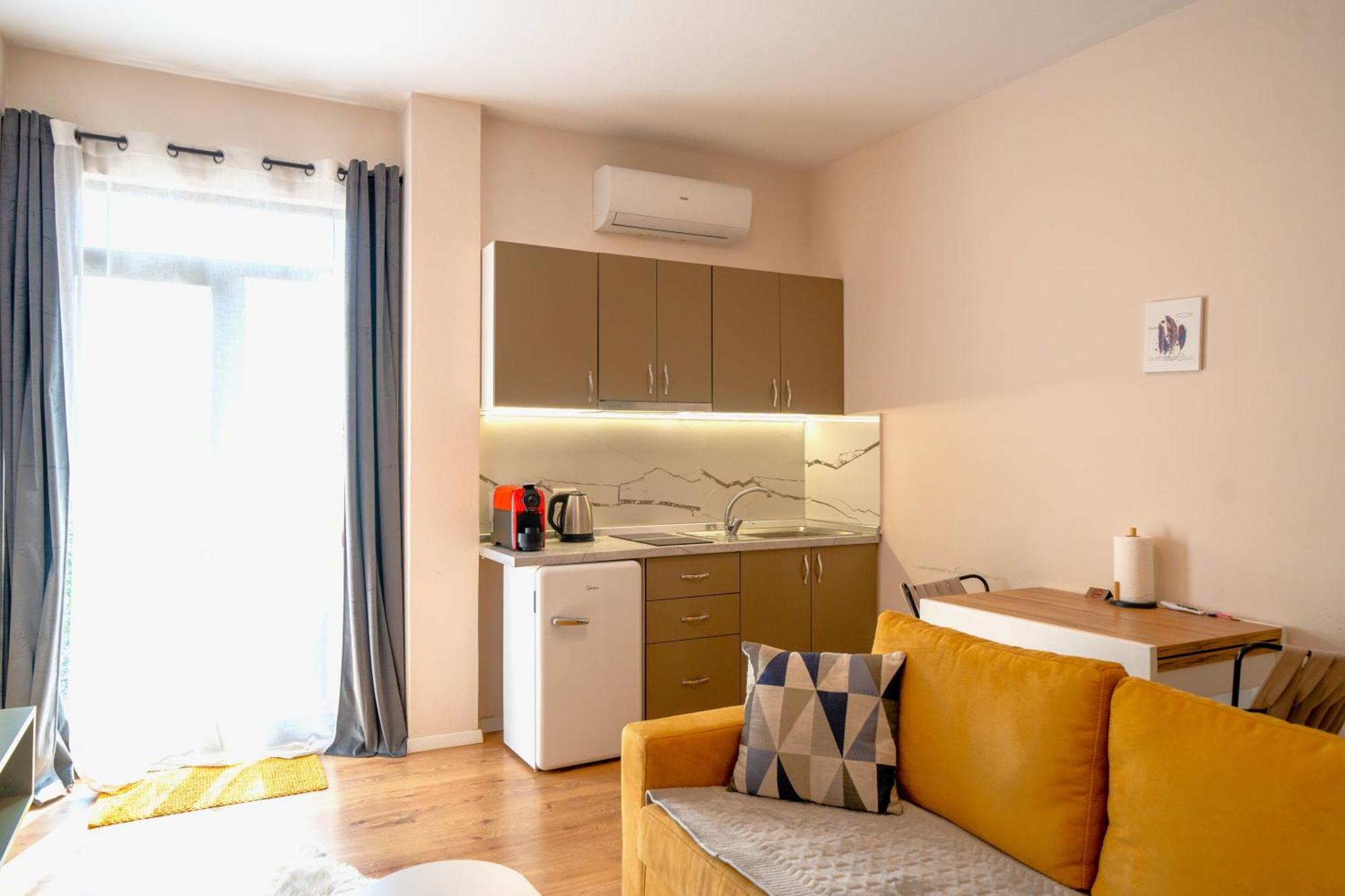 Colorful Comfy Condo Central 地拉那 外观 照片