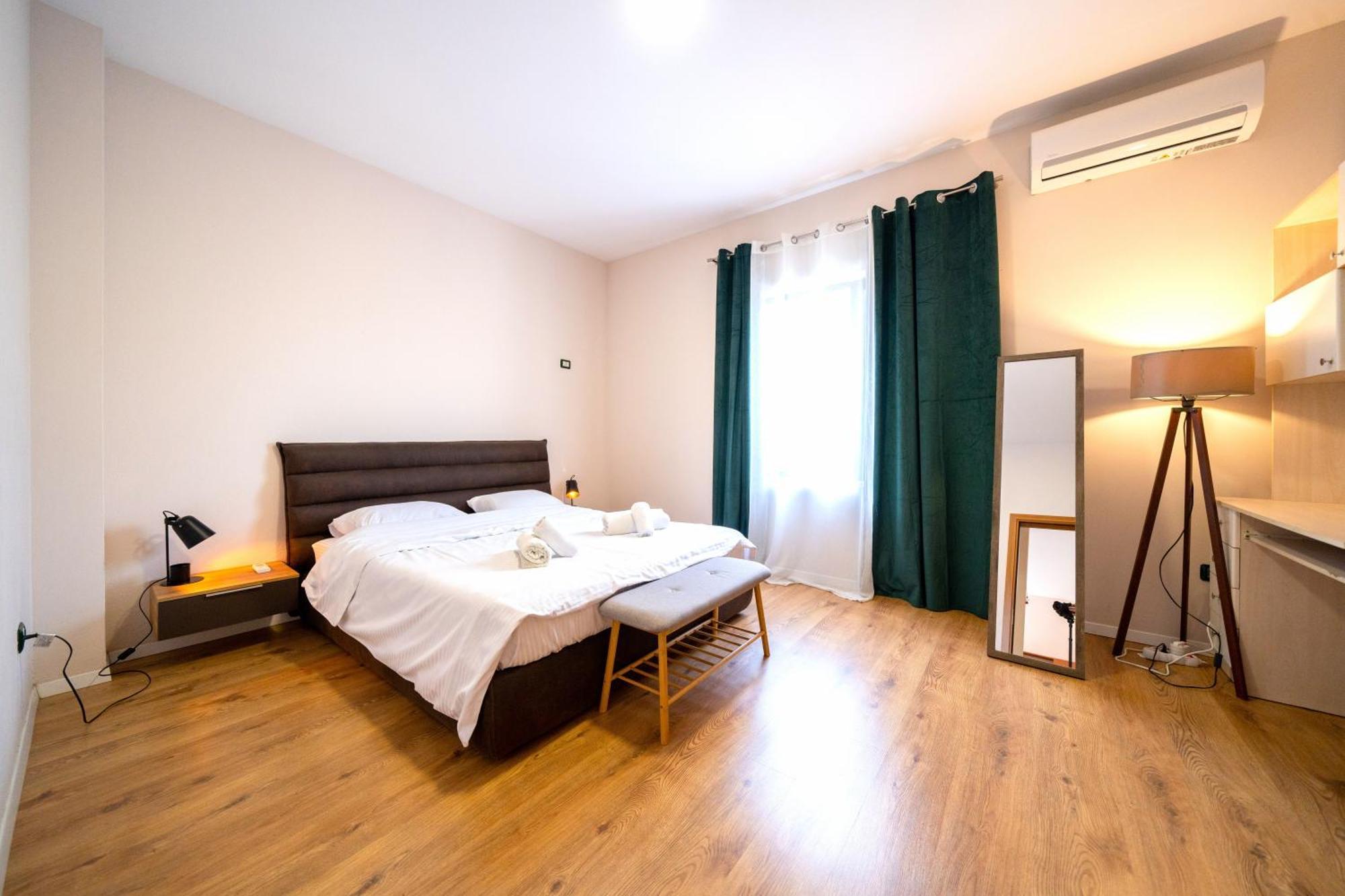 Colorful Comfy Condo Central 地拉那 外观 照片