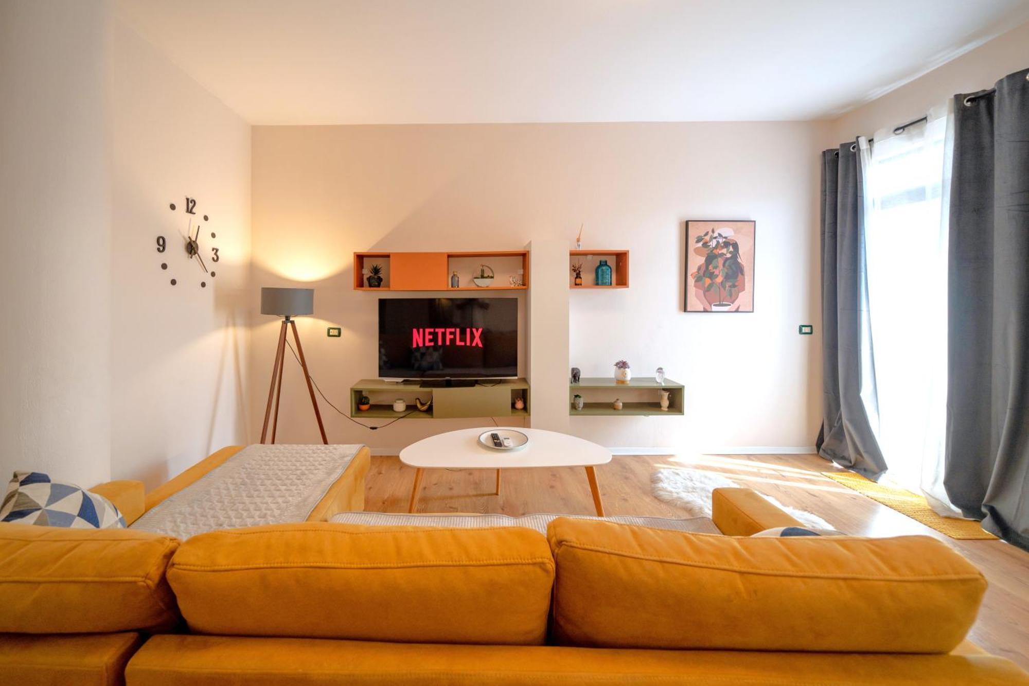 Colorful Comfy Condo Central 地拉那 外观 照片